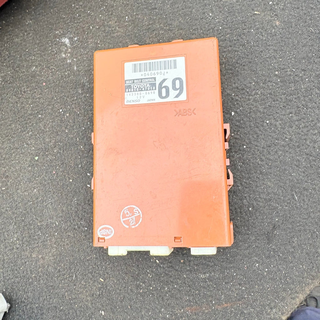 TOYOTA PRIUS 2015 Control Unit Denso 89815-47010