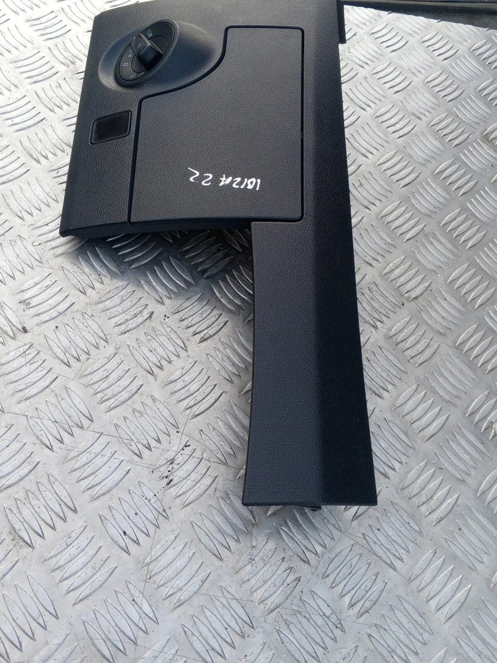 SEAT IBIZA 2020 LOWER DASHBOARD TRIM COVER PANEL & SWITCHES 6F2858366