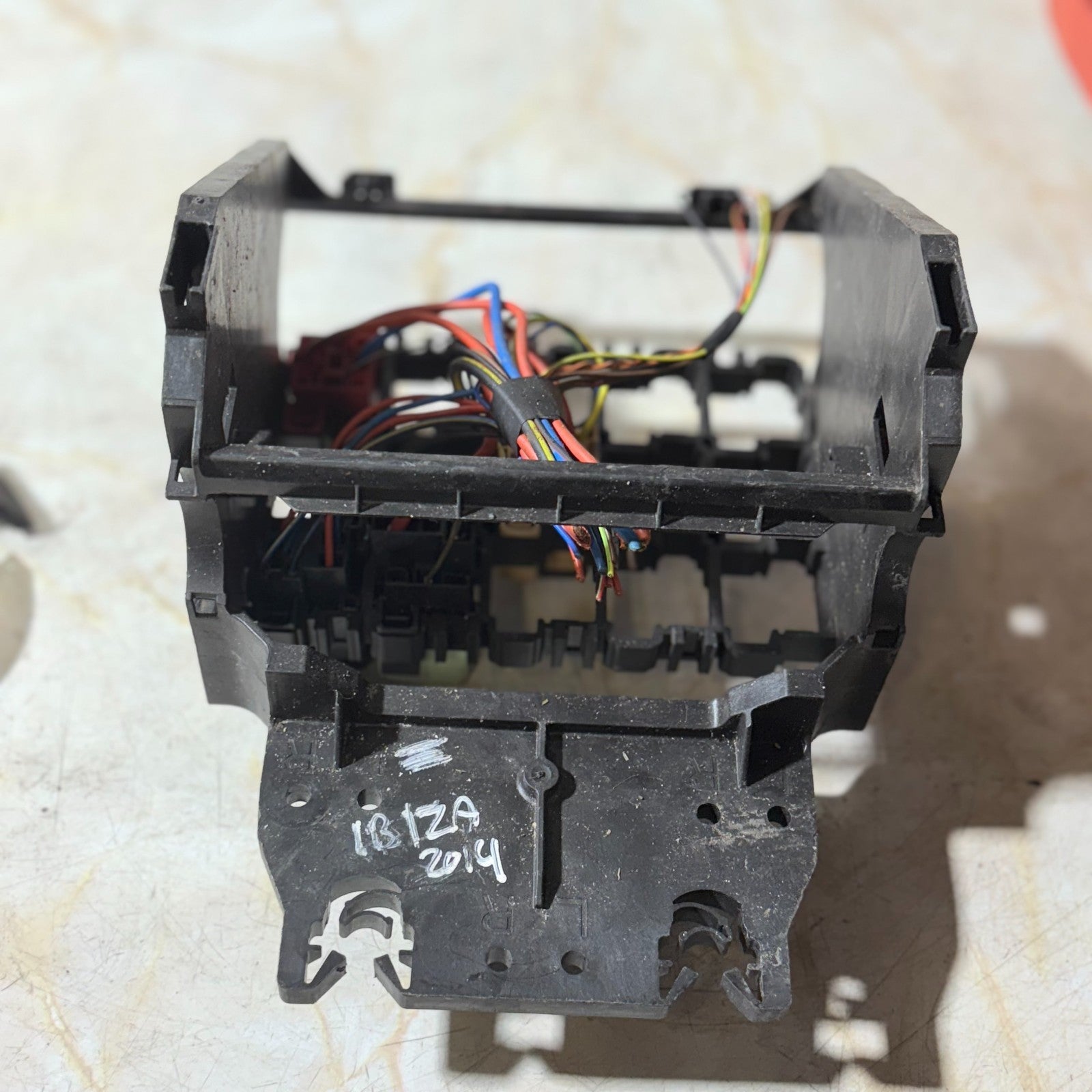 SEAT IBIZA 2010-2015 BODY CONTROL MODULE FUSE BOX RELAY 6R0907371D