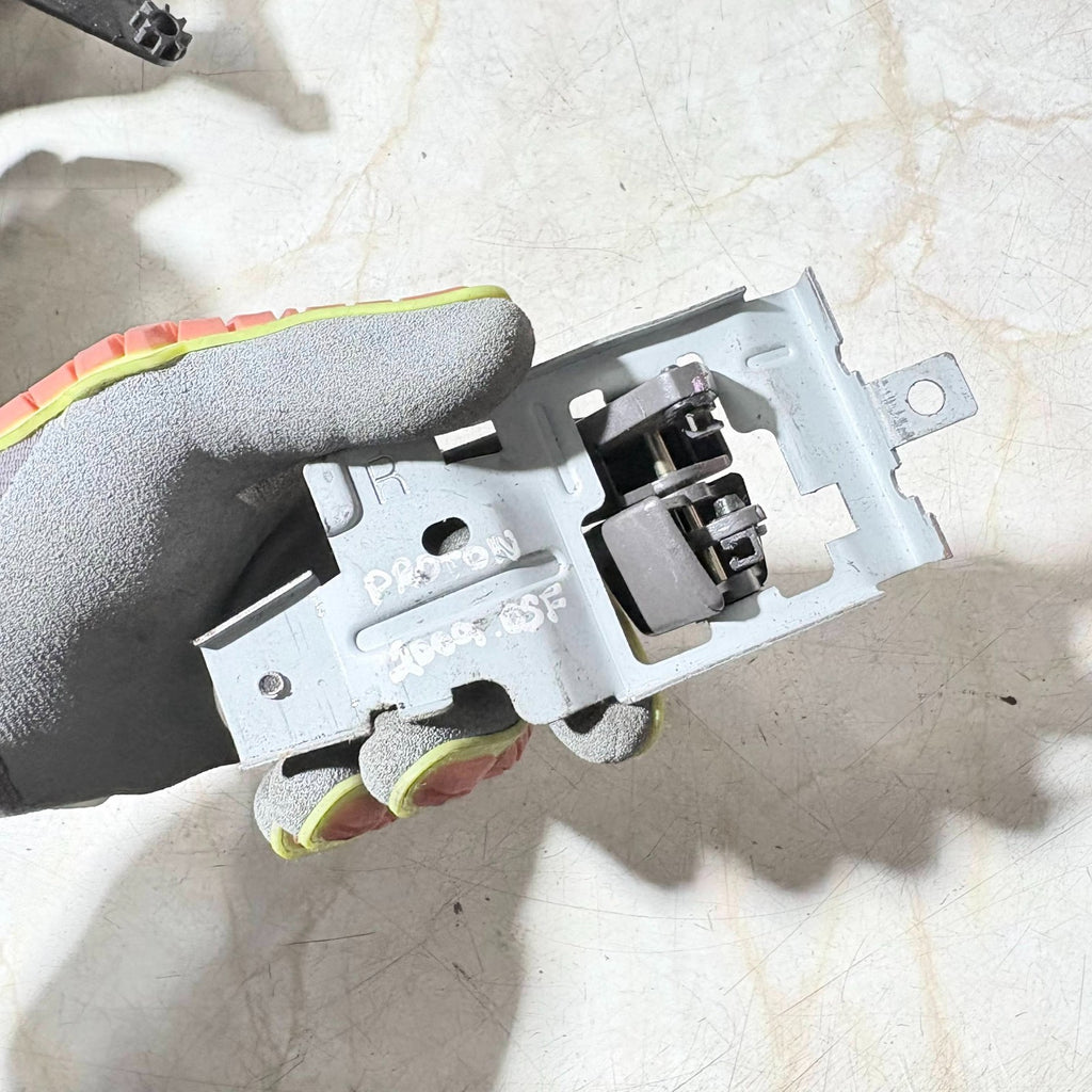 Proton Persona/Gen2 2009–2015 Right Front Driver Side Interior Door Handle