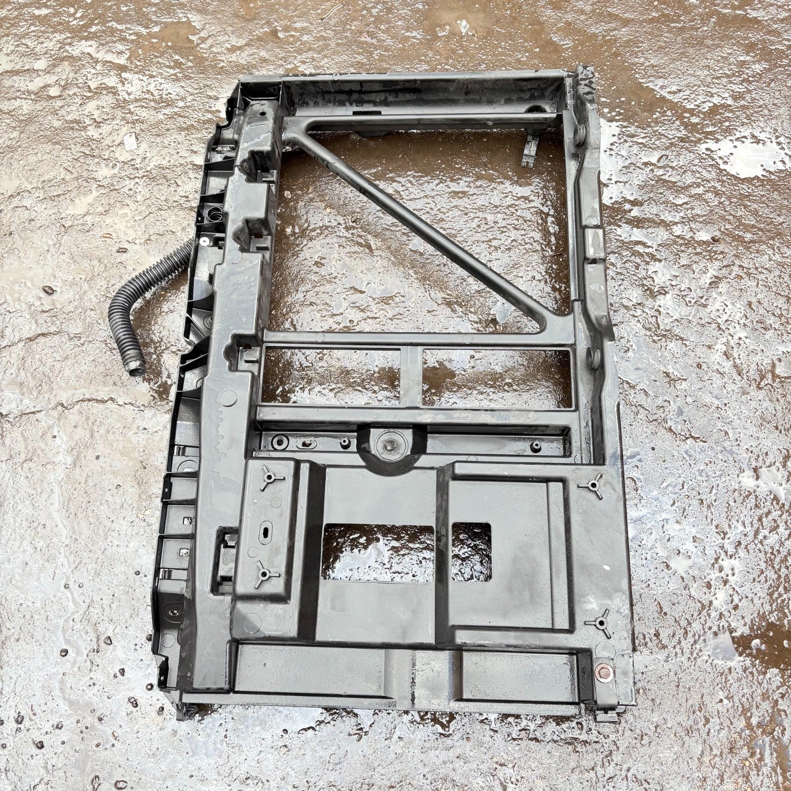 Peugeot 1007 2005 radiator support slam panel 1854680016