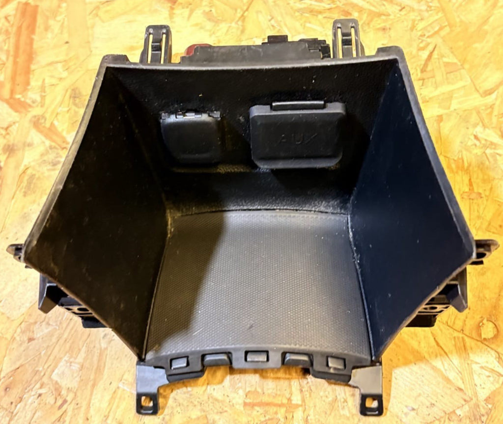 Vauxhall Mokka 2013 Hatchback Black Storage Compartment 95080702 20874710