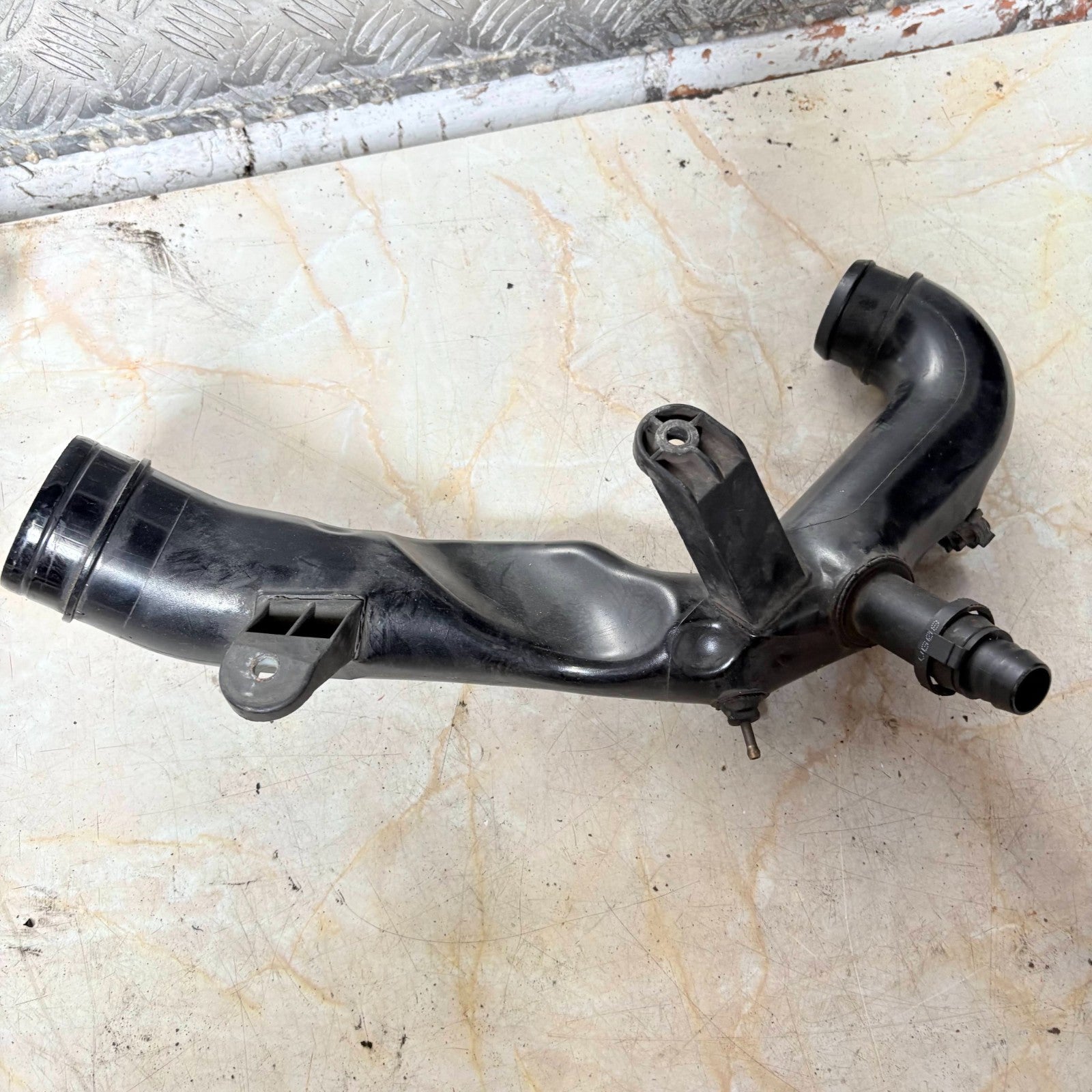 VOLKSWAGEN POLO 04-09 AIR INTAKE TURBO PIPE 6Q0 129 654 AK
