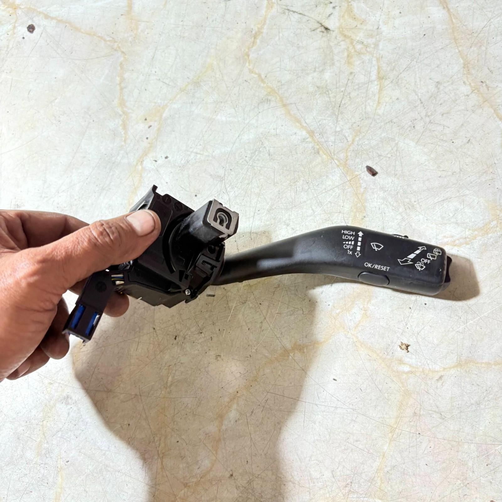 SEAT LEON WINDSHIEL WIPER SWITCH 1KO953519J 2006-2009