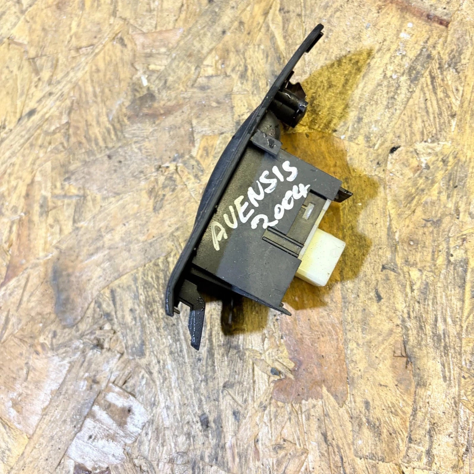 TOYOTA AVENSIS 2003-2008 RIGHT SIDE REAR WINDOW CONTROL SWITCH 7427105020