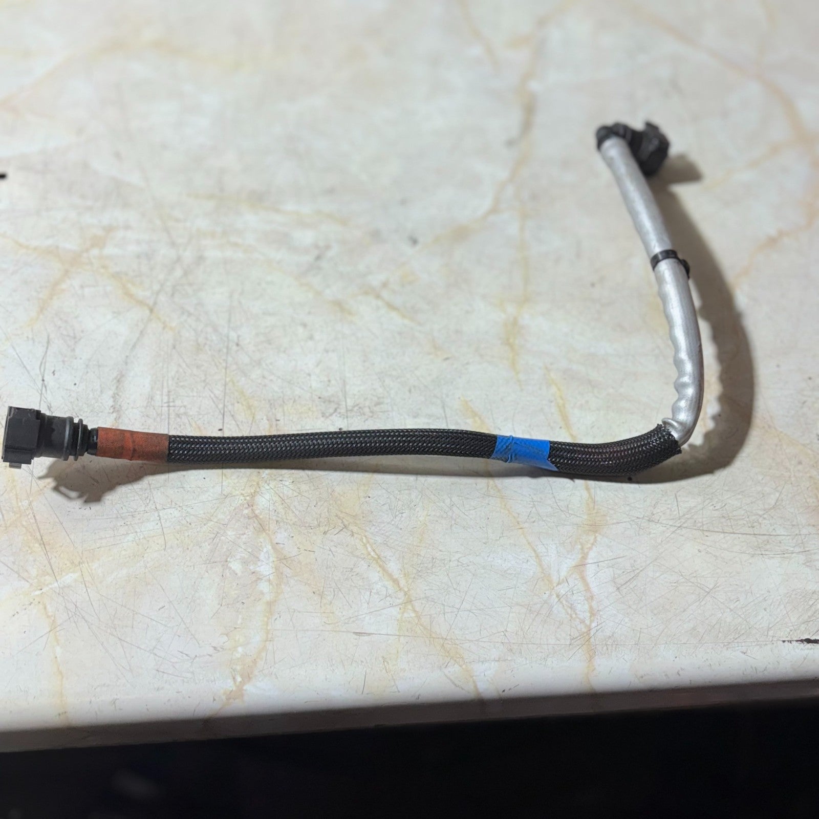 JAGUAR LAND ROVER FUEL PIPE RETURN LINE UNIT
