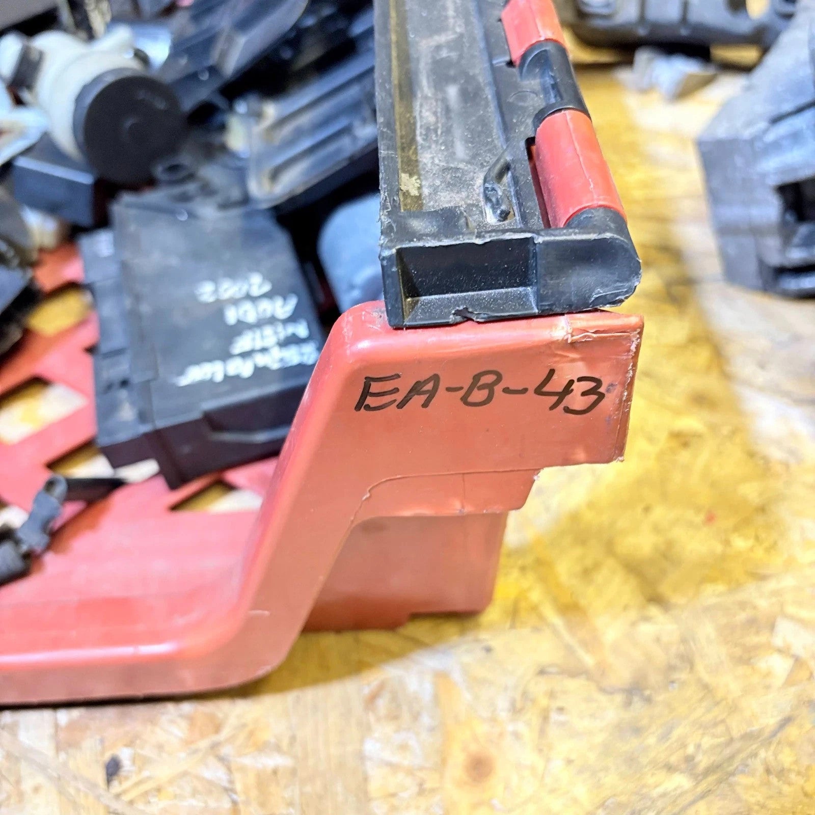 2007 AUDI A4 HEADLIGHT HEIGHT ADJUSTER 8E2919094
