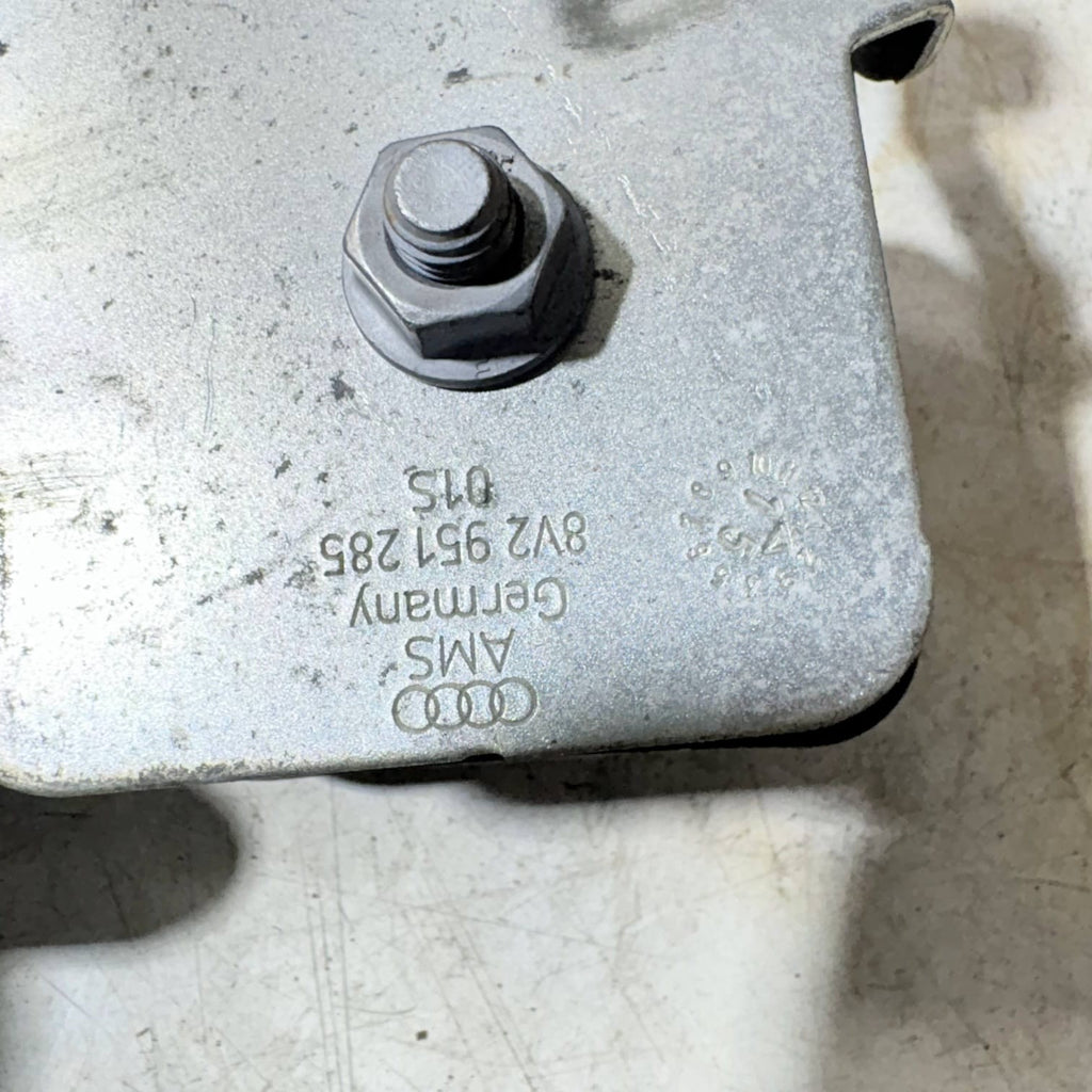 AUDI A3 S3 RS3 8V 2013-2020 HIGH TONE HORN & MOUNTING BRACKET 8V2951285