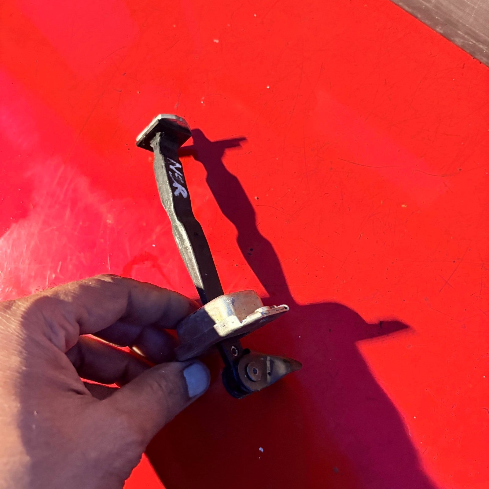 NISSAN QASHQAI NEARSIDE PASSENGER LEFT REAR DOOR CHECK STRAP
