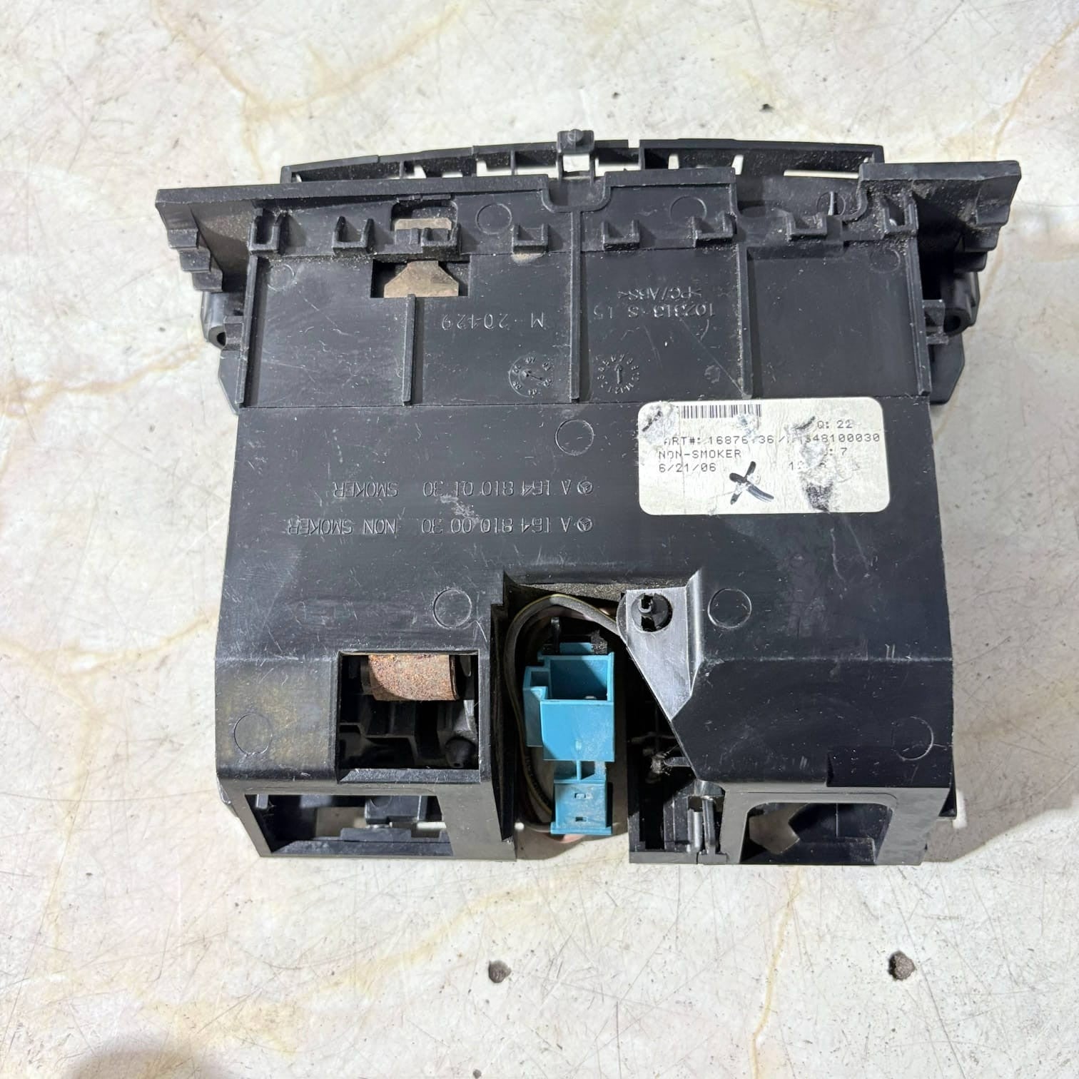 MERCEDES BENZ W164 ML CLASS DASHBOARD ASHTRAY A1648100030