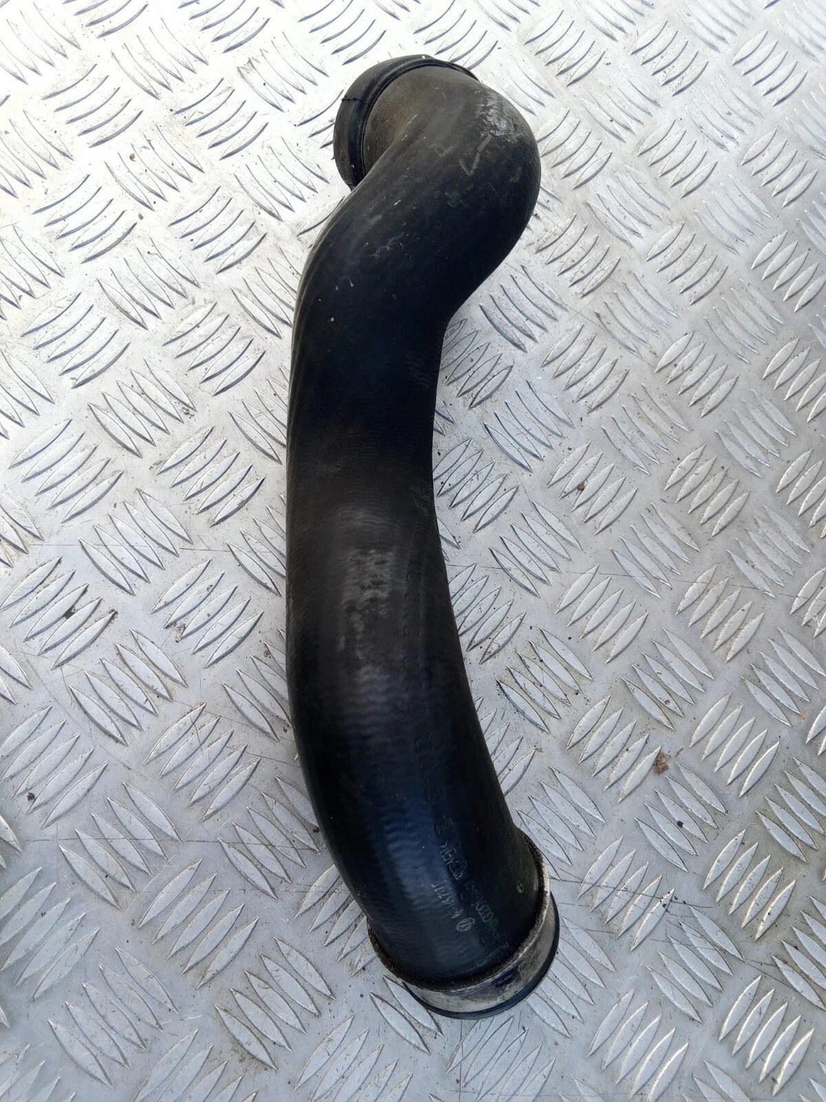 GED52552 Audi A4 S4 B6 8E 8H 2004 Diesel intercooler hose pipe