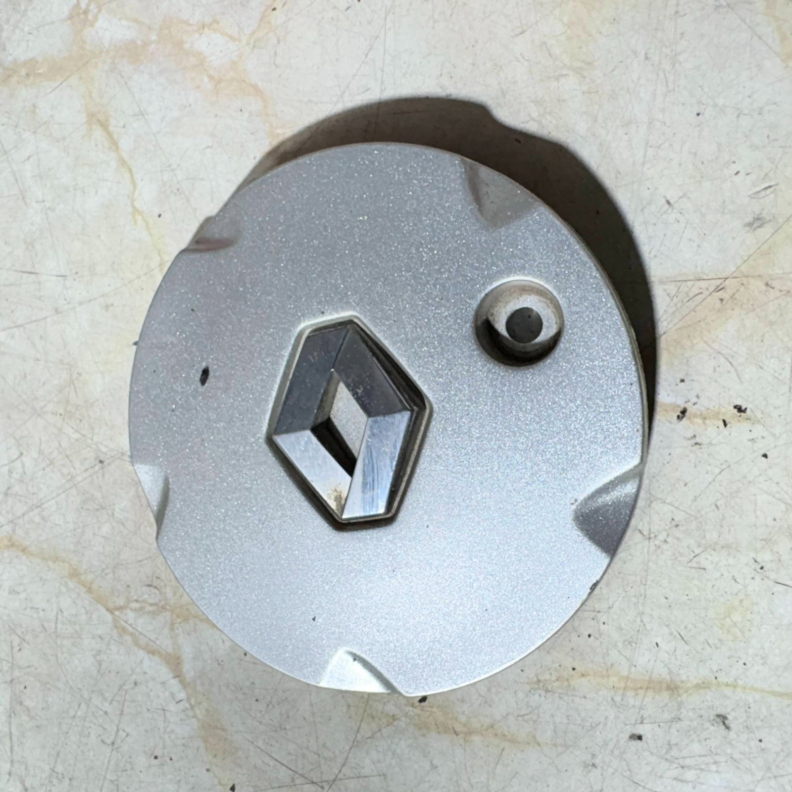 Renault Clio II, Megane 1998–2005 Alloy Wheel Centre Cap x1 8200081301
