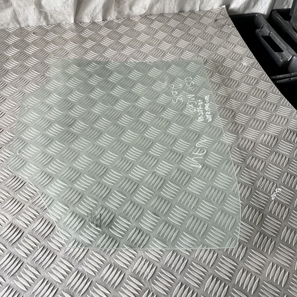 SUZUKI GRAND VITARA Left Front Passenger Side Door Window glass