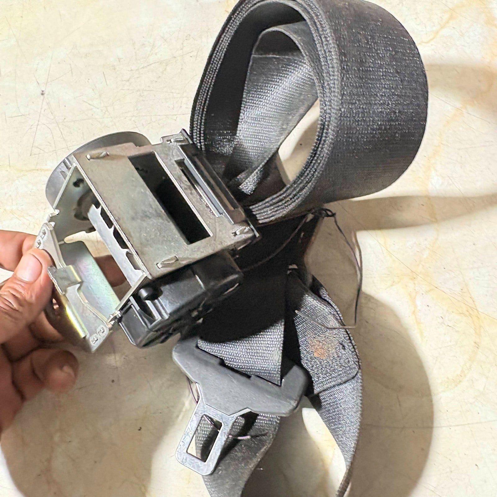 2010 BMW 318D SEAT BELT REAR RIGHT SIDE 607051100D