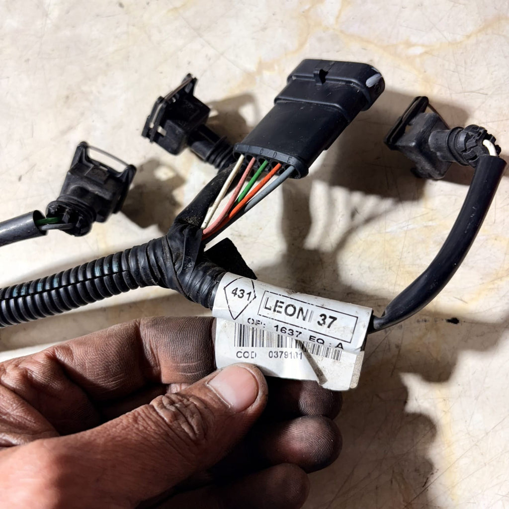 Renault Clio Mk3 Estate Engine Wiring Harness Loom Wiring Loom 07-12 820032837B