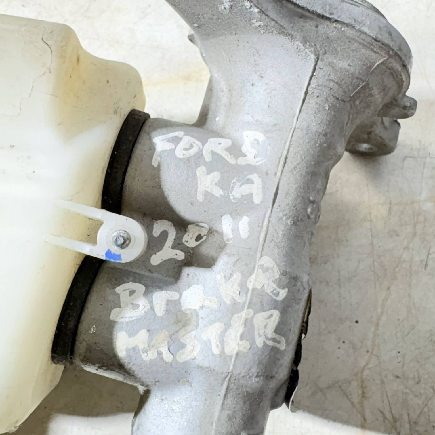 Ford Ka 1.2 RU8 Mk2 2008-2016 Brake Master Cylinder Reservoir 32069666 34069666
