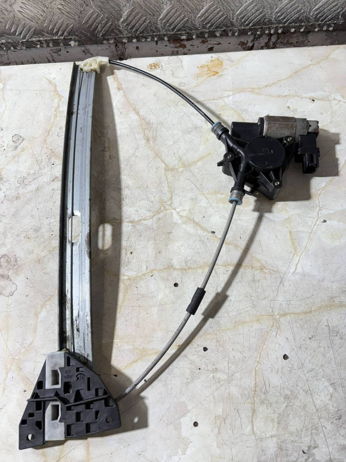 G22C 5958X MAZDA 6 FRONT DOOR ELECTRIC WINDOW REGULATOR AND MOTOR LEFT SIDE