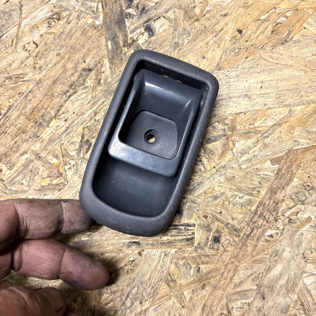 DAIHATSU TERIOS 1997-2006 FRONT RIGHT INTERIOR DOOR HANDLE UNIT 89270/80-87501