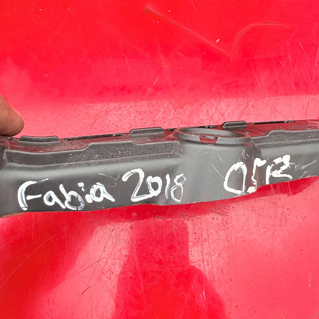 Skoda Fabia Rear Bumper Right Side Bracket 2018 6V9807394