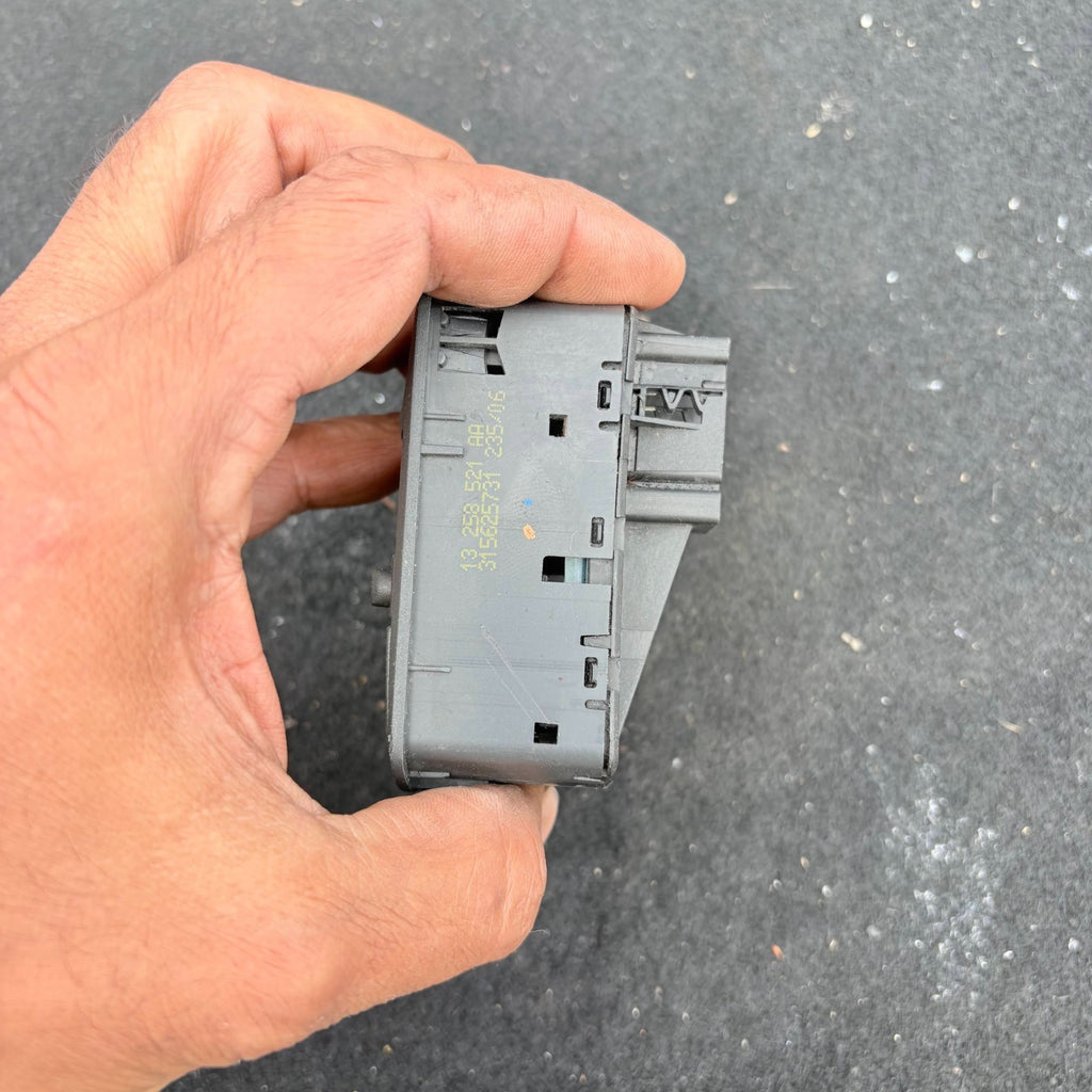 VAUXHALL CORSA D 06-14 DRIVERS FRONT ELECTRIC WINDOW SWITCH 13 258 521 AA