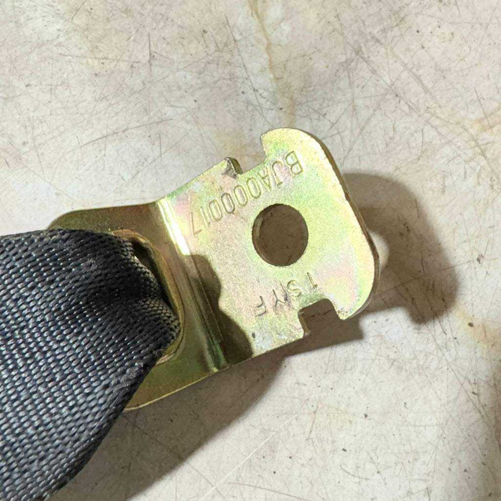 B2000 Seat Belt Holder (Seat belt Buckle) Rear Left for Subaru 2005