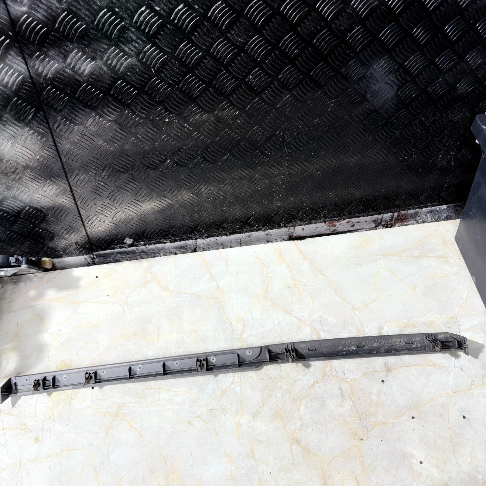 VAUXHALL VECTRA C 05-08 SRI 1.9 CDTI GLOVE BOX DASH TRIM 13198818 769053620
