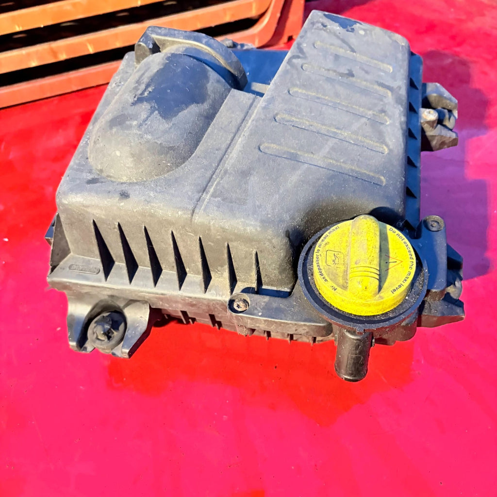 NISSAN PRIMASTAR AIR FILTER BOX HOUSING 8200760899 MK2 2011