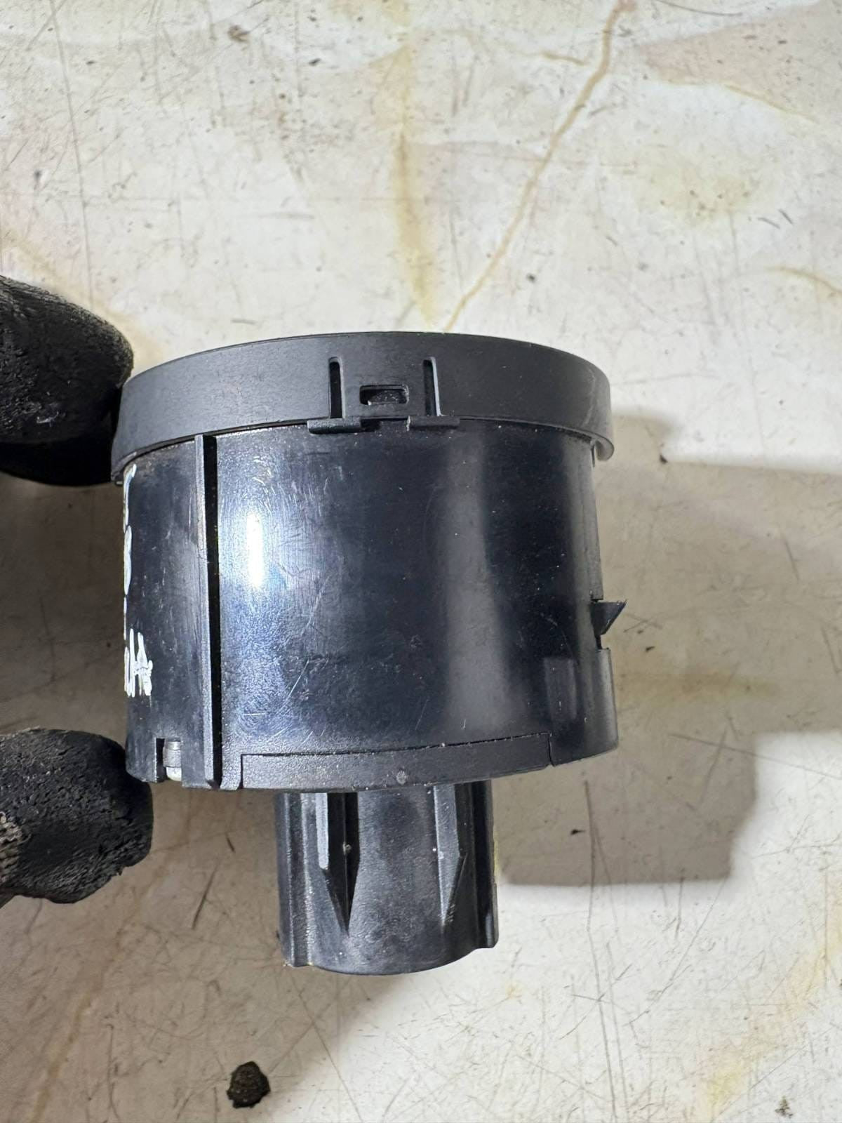 Volkswagen Golf V 2008 Light switch 1K0941431 TRP35431