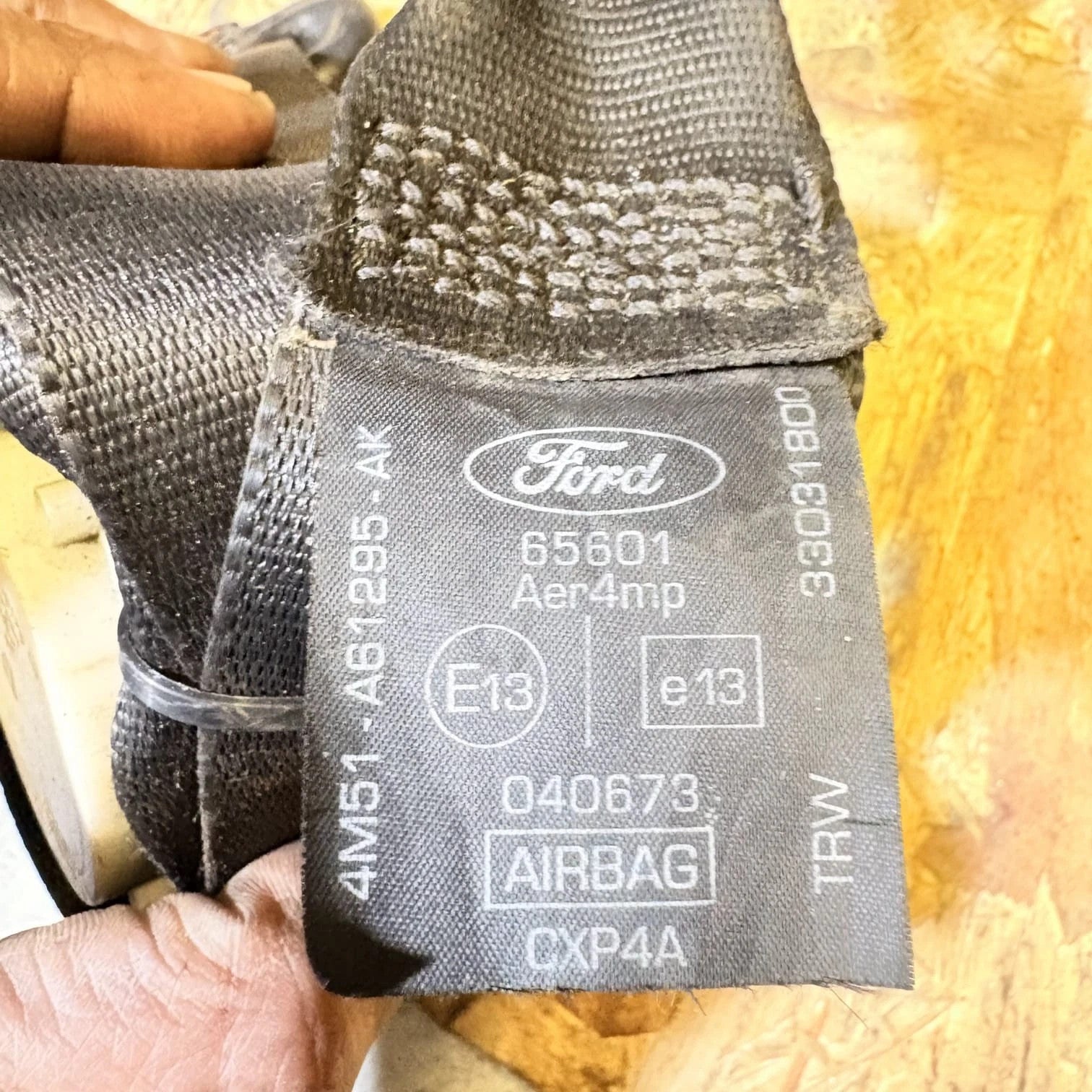 FORD FOCUS MK2 PASSENGER FRONT SEAT BELT 4M51-A61295-AK 2007