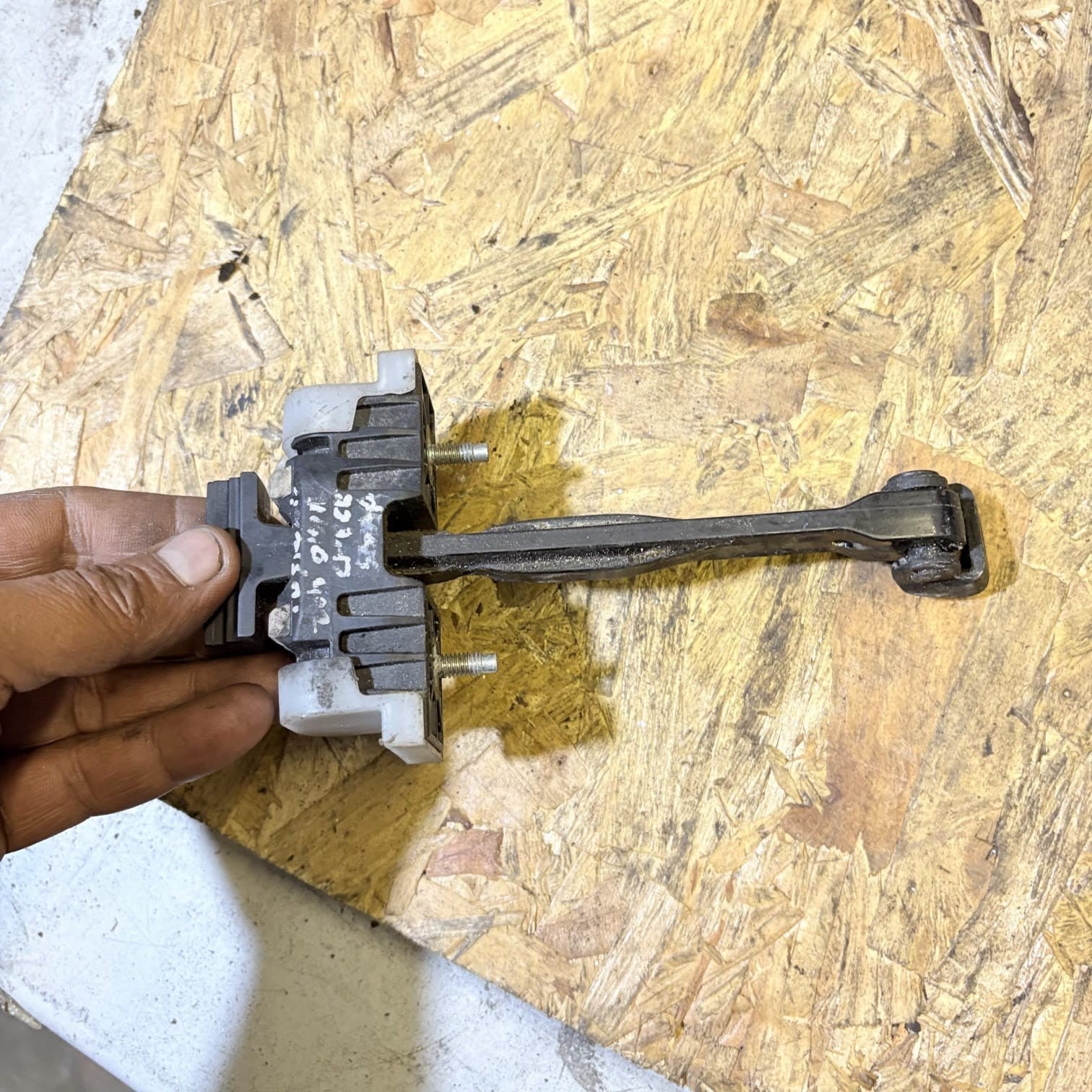 VOLVO V60 Rear Left Door Limiter 2.00 Diesel 120kw 27094600