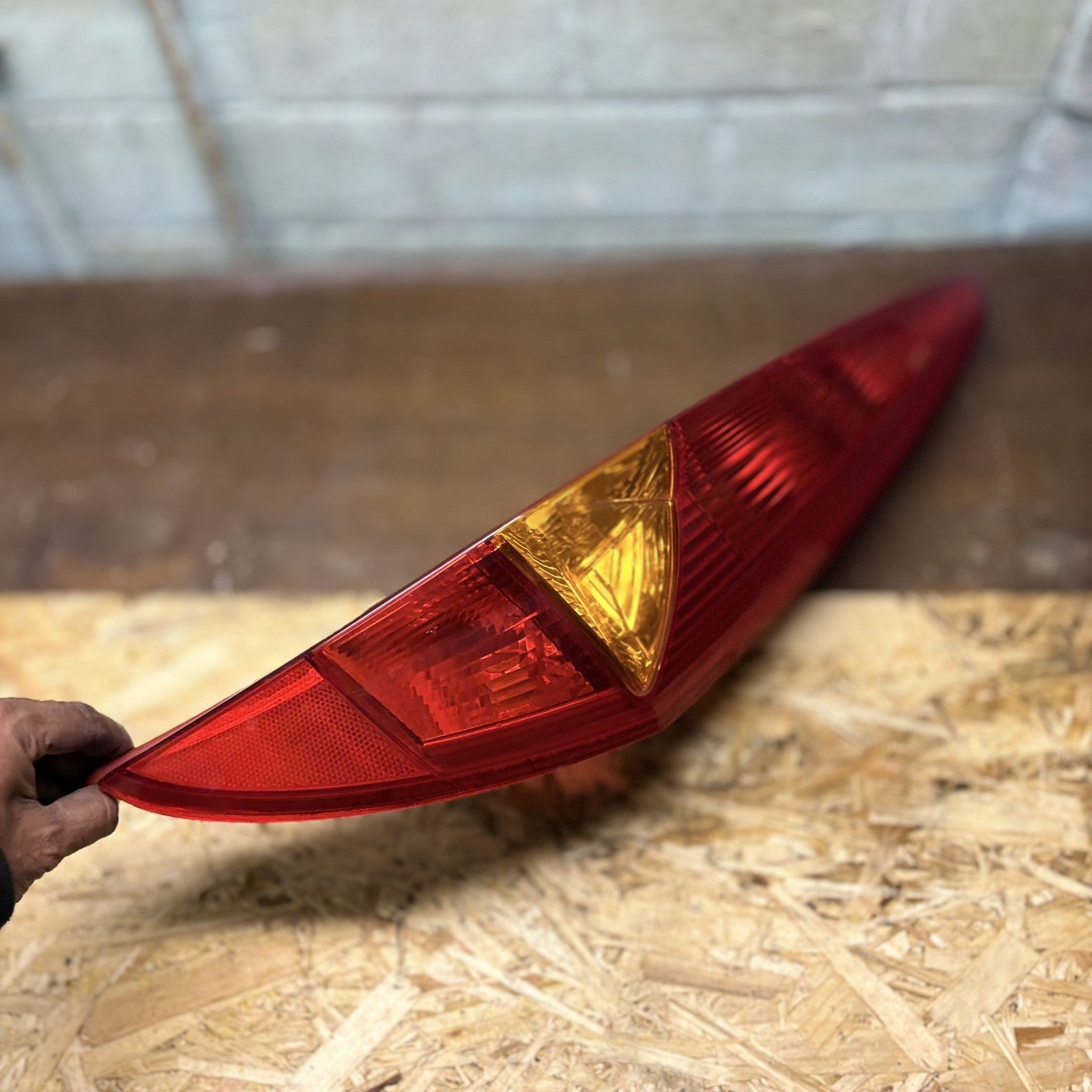 FIAT PUNTO 2001 FACELIFT OSR RIGHT DRIVER REAR OUTER TAIL LIGHT 286202