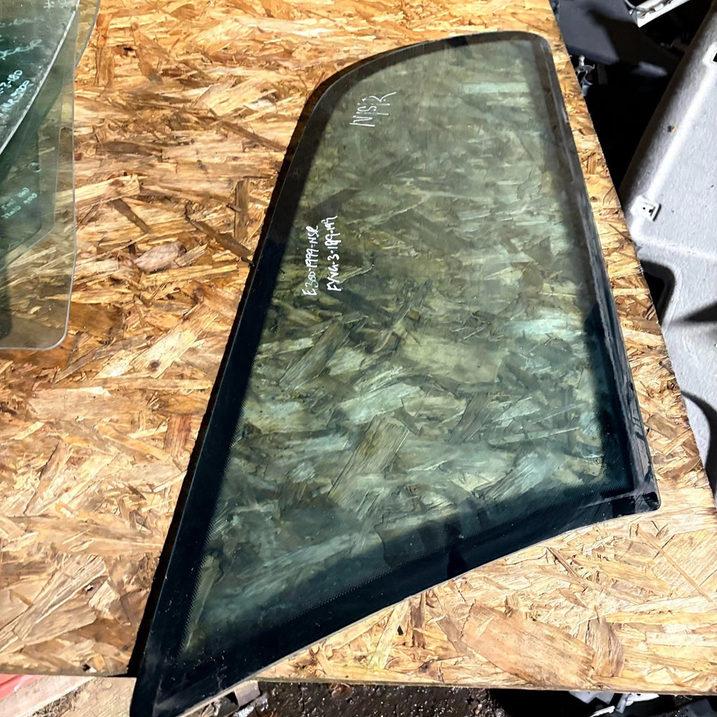 MERCEDES BENZ E CLASS E300 REAR LEFT PASSENGER SIDE WINDOW QUARTER GLASS 1999