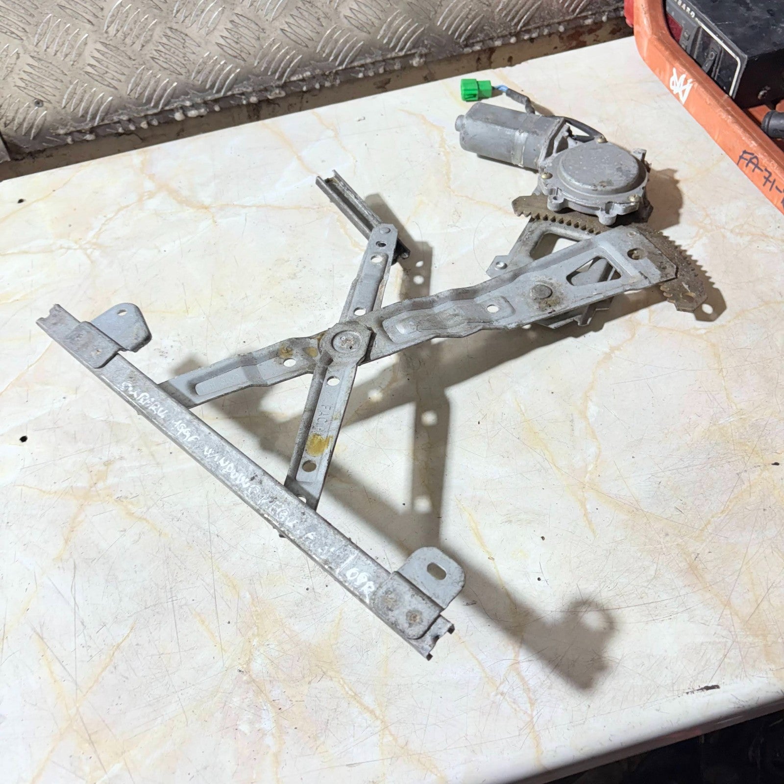 SUBARU 1996 REAR RIGHT SIDE DOOR ELECTRIC WINDOW REGULATOR