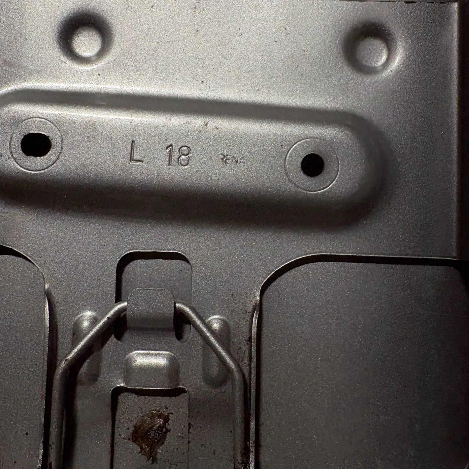 Dacia Logan Mk2 12-21 Diesel Fuel Filler Flap Cover