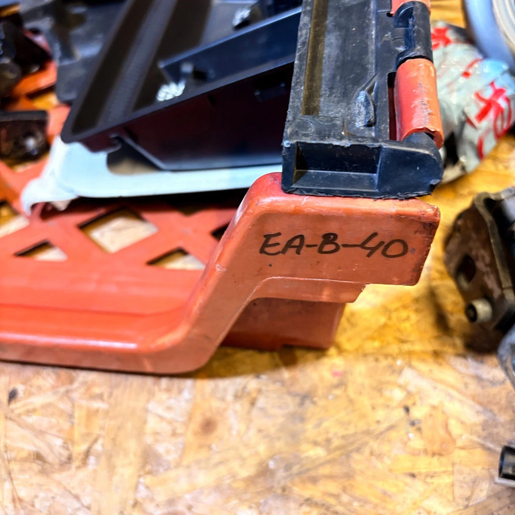 NISSAN 1998-2006 FRONT BONNET HINGE