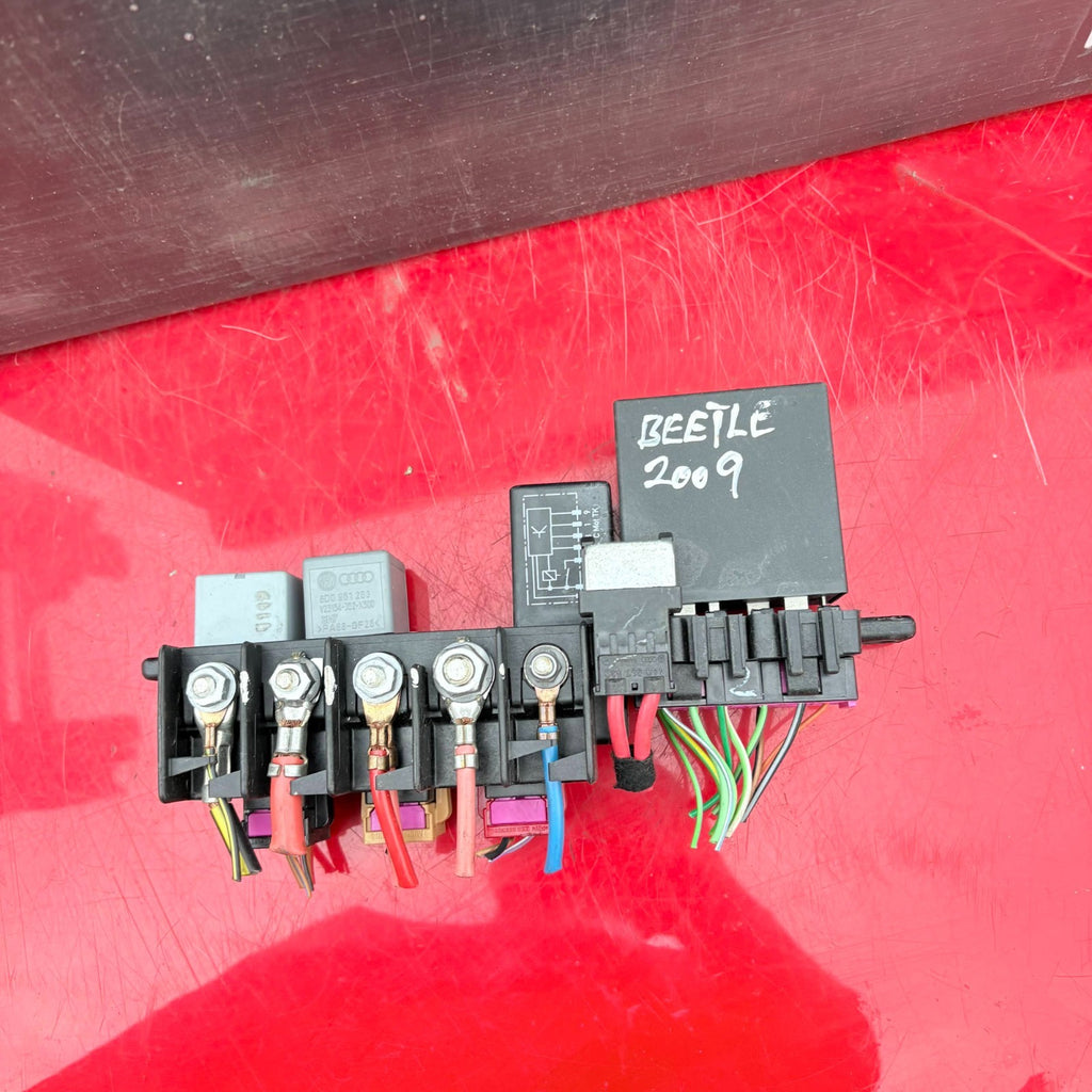 VW Beetle Mk1 2009 right front relay fuse box board
