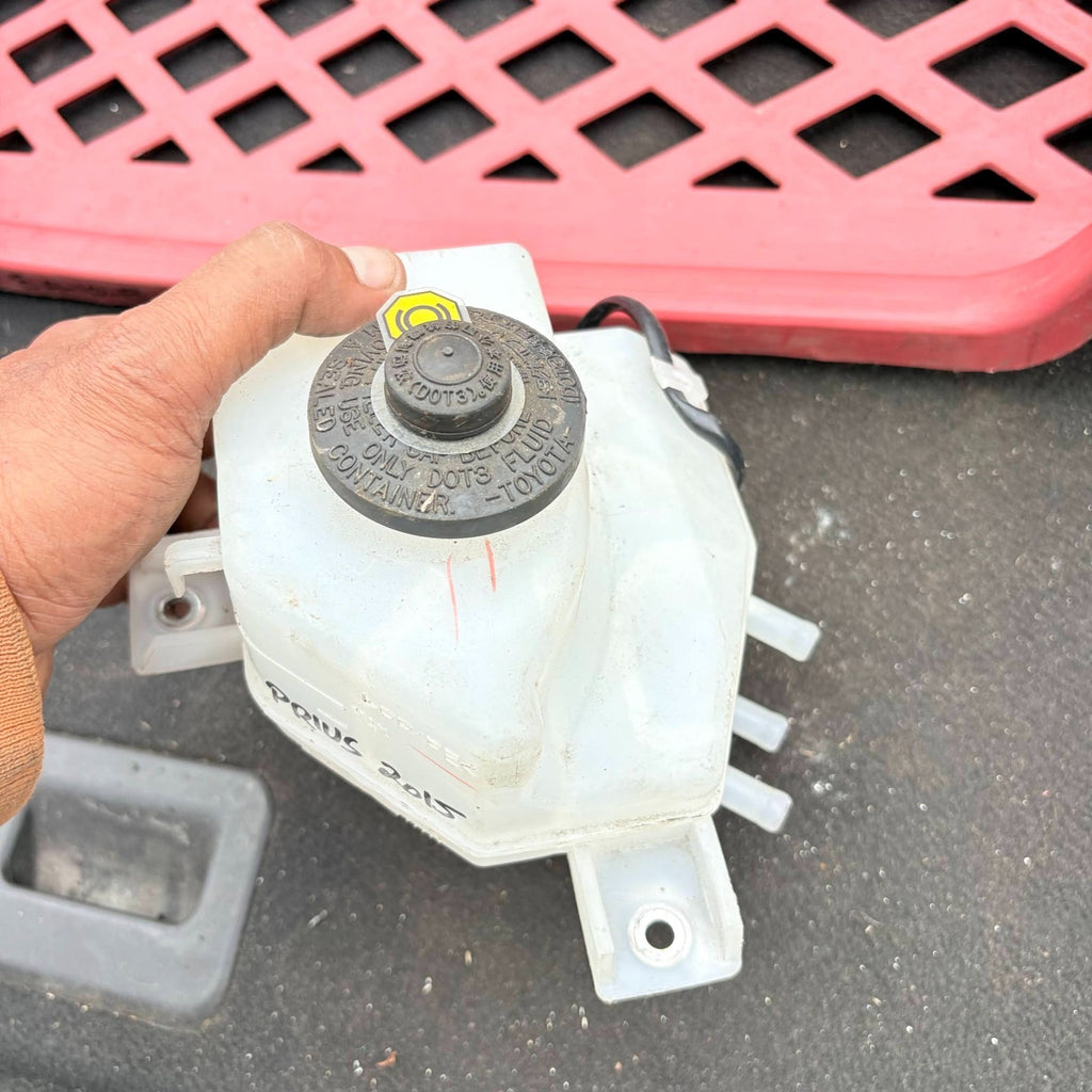 TOYOTA Prius 4 generation (XW50) (2015-2023) Expansion Tank