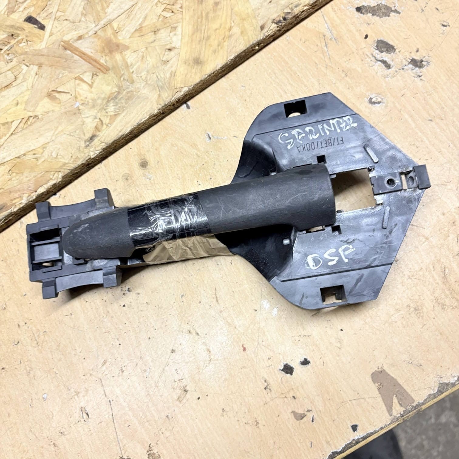 MERCEDES SPRINTER W906 DOOR OUTER HANDLE FRONT RIGHT DRIVER OSF 96-06