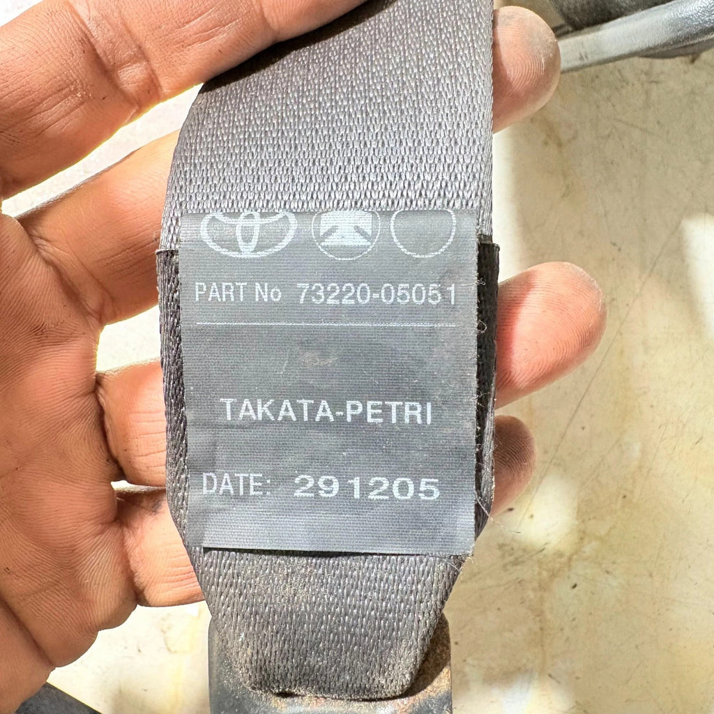 2005 TOYOTA AVENSIS MK2 T250 FRONT Left SEAT BELT BLACK 7322005051C0