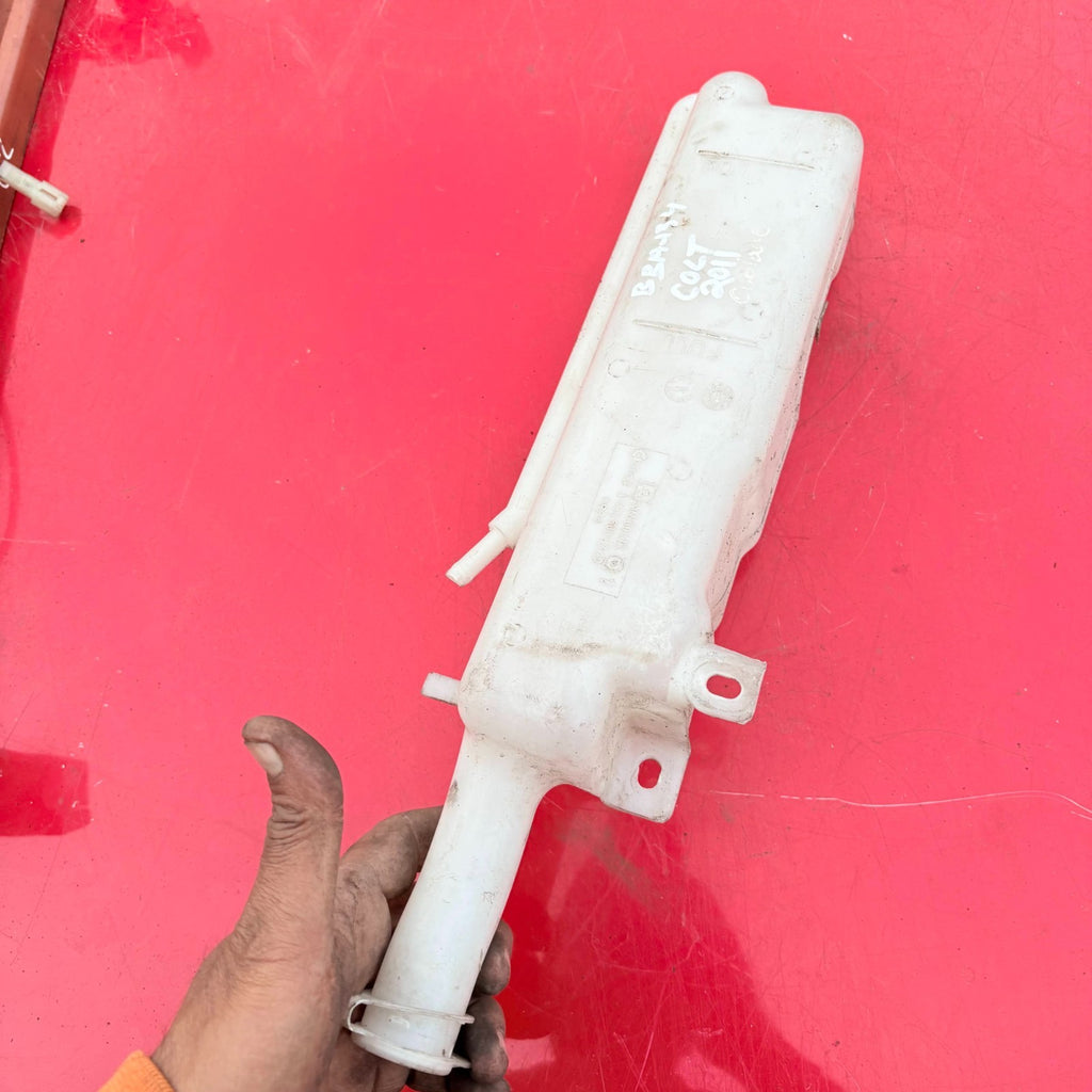 Mitsubishi Colt Expansion Tank coolant A 454 500 02 49 MN130400 2005-2012