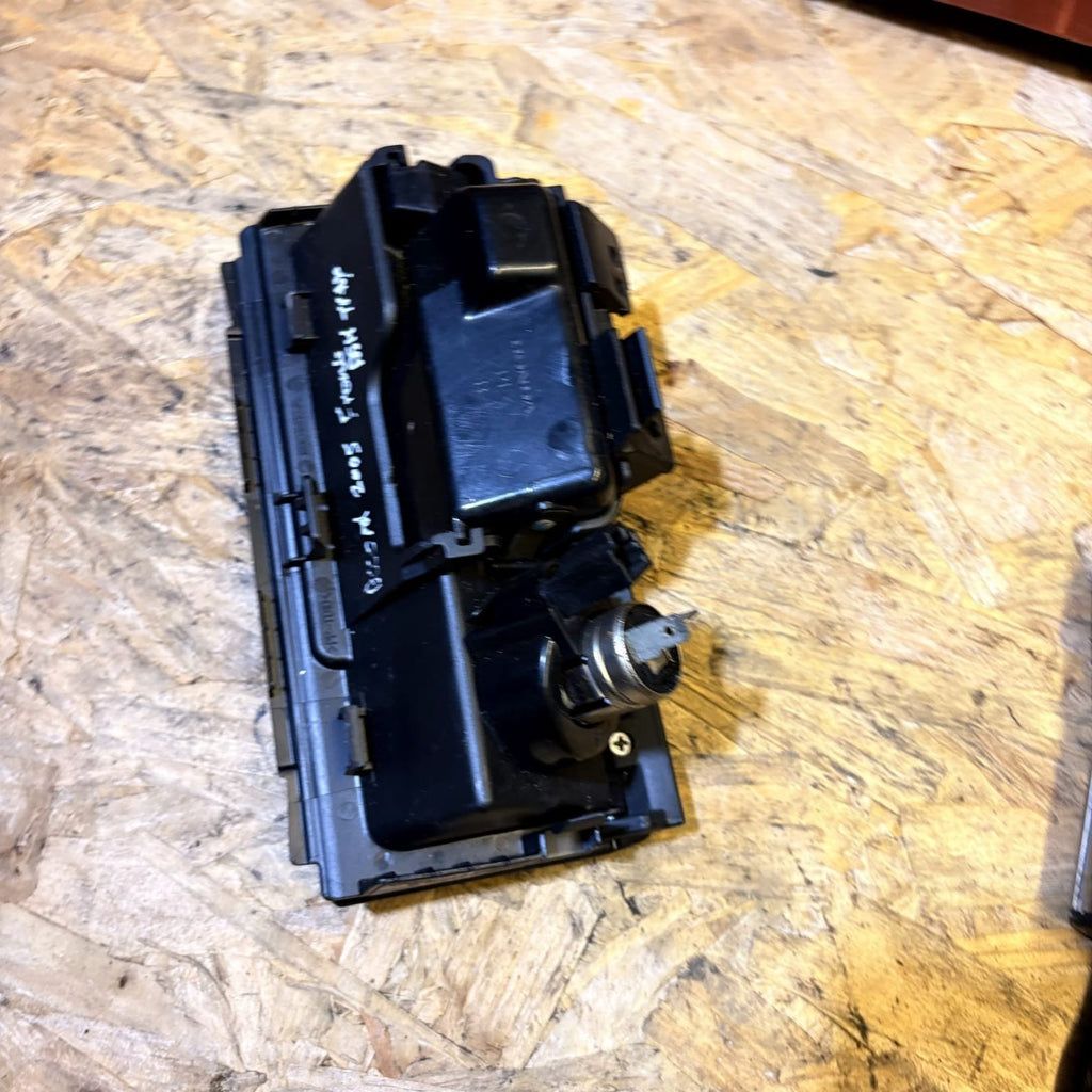 Honda Accord 2002-2008 Tourer CM1 CM2 CN2 Centre Console Ashtray 12V Socket