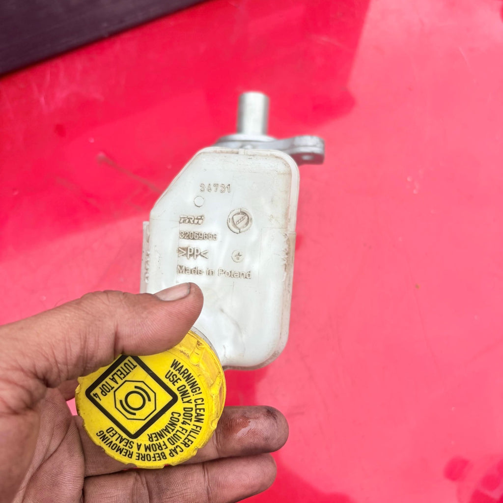 FIAT 500 2008-2019 Brake Master Cylinder Fluid Reservoir 32069666