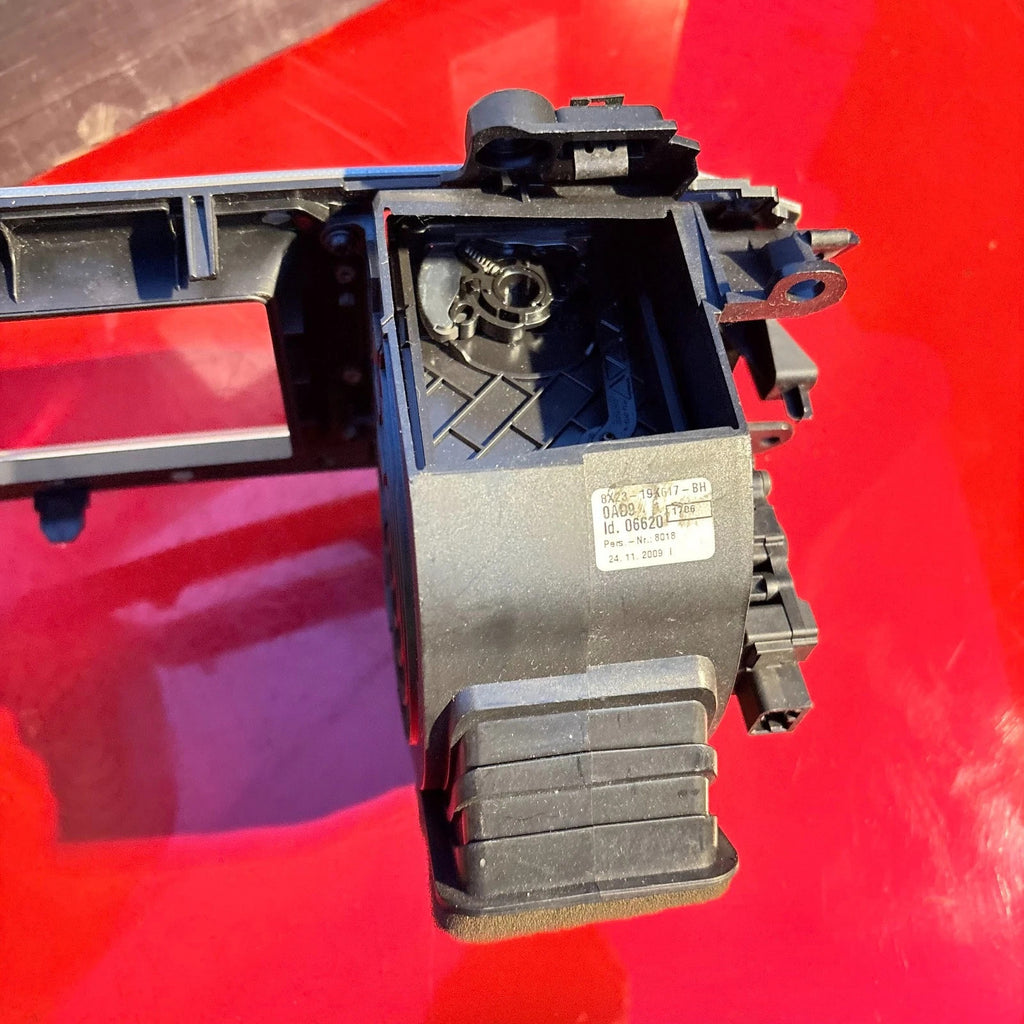 2009 JAGUAR XF FRONT CENTRE DASHBOARD AIRVENT 8X23-19K617-AH