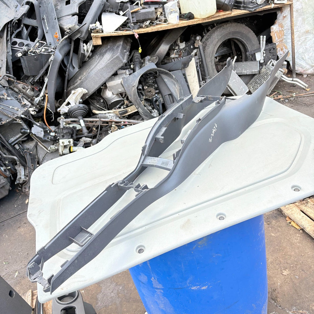 VW Polo Mk4 9N/9N3 Lower Centre Console Base RHD 6Q2864343D (02-05/05-08/09-10)