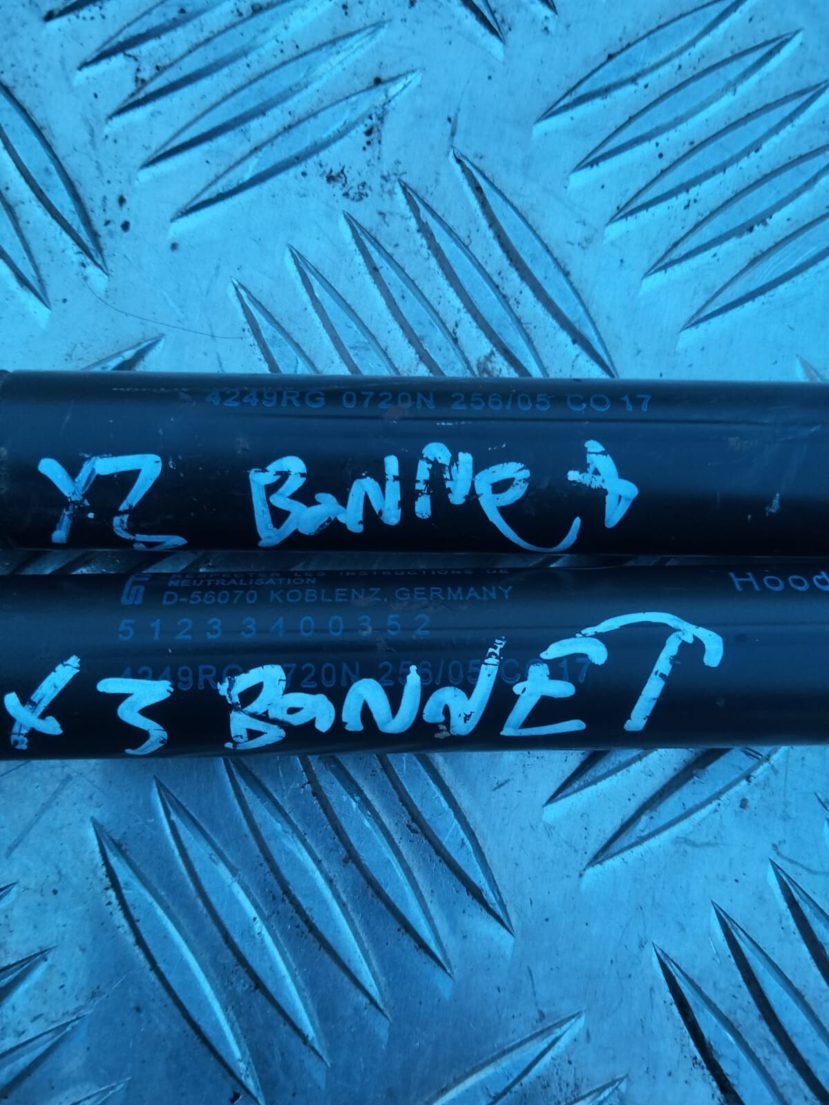 BMW X3 E83 2.0D N47 2008 1995cc BONNET STRUTS/RAMS PAIR 51233400352