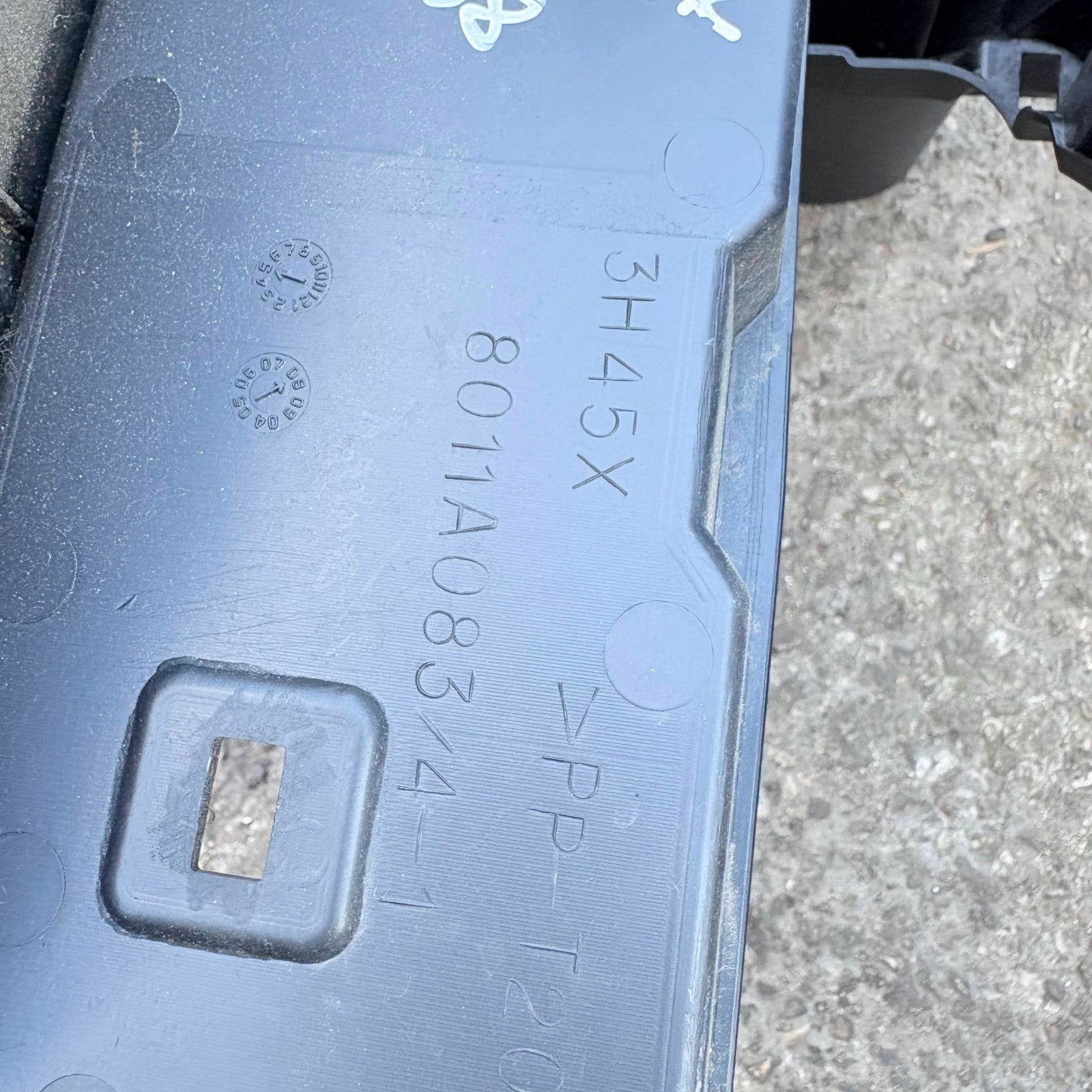 Mitsubishi Outlander 2006-2012 8011A083/4-1 Arm Rest Interior Trim