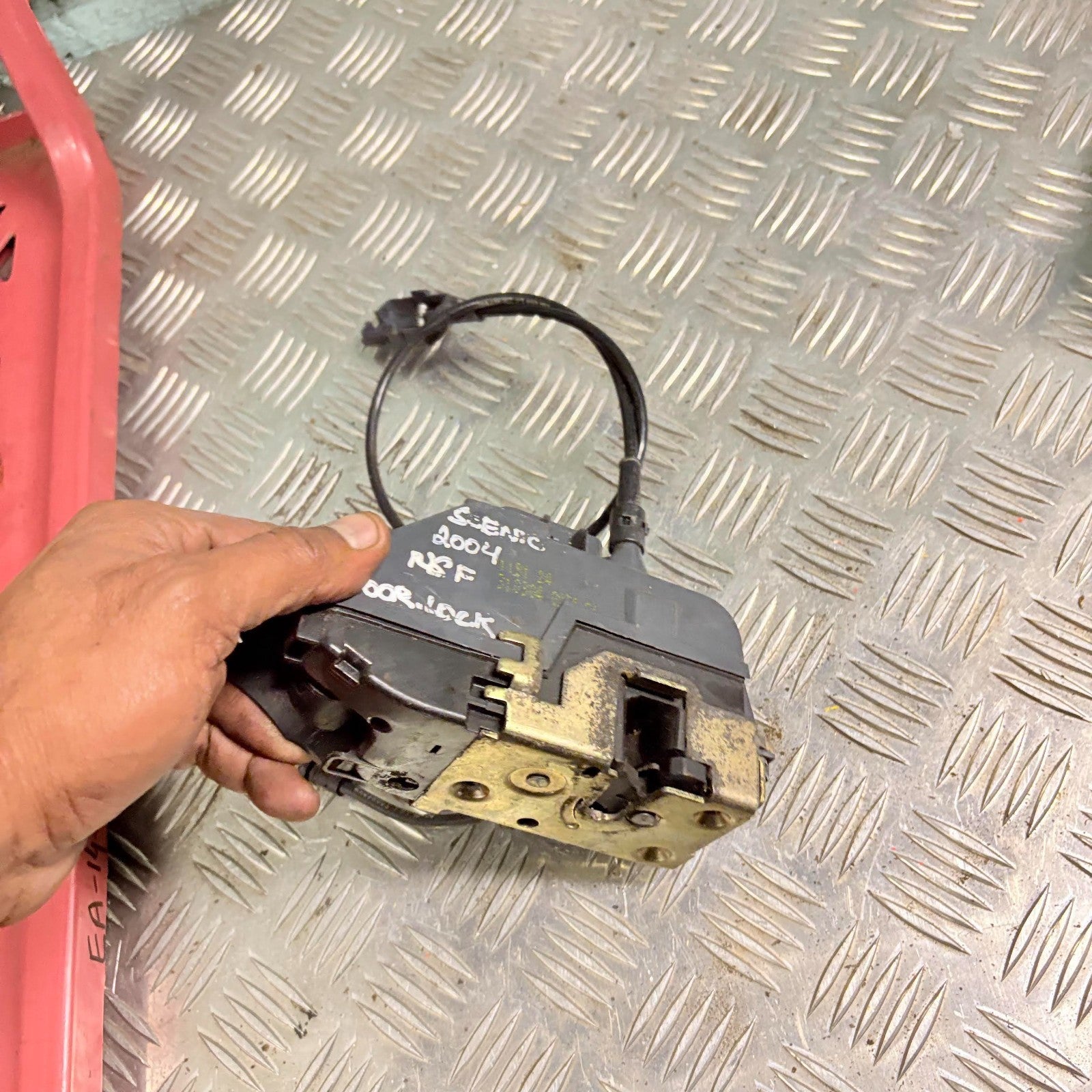 Renault Scenic 2004 NSF Passenger Front Door Lock Latch Mechanism