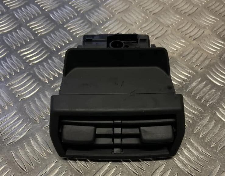 AUDI A3 S LINE 1.4 PETROL 2021 REAR CENTRE AIR VENT 8Y0819203 8Y0857042 Warranty