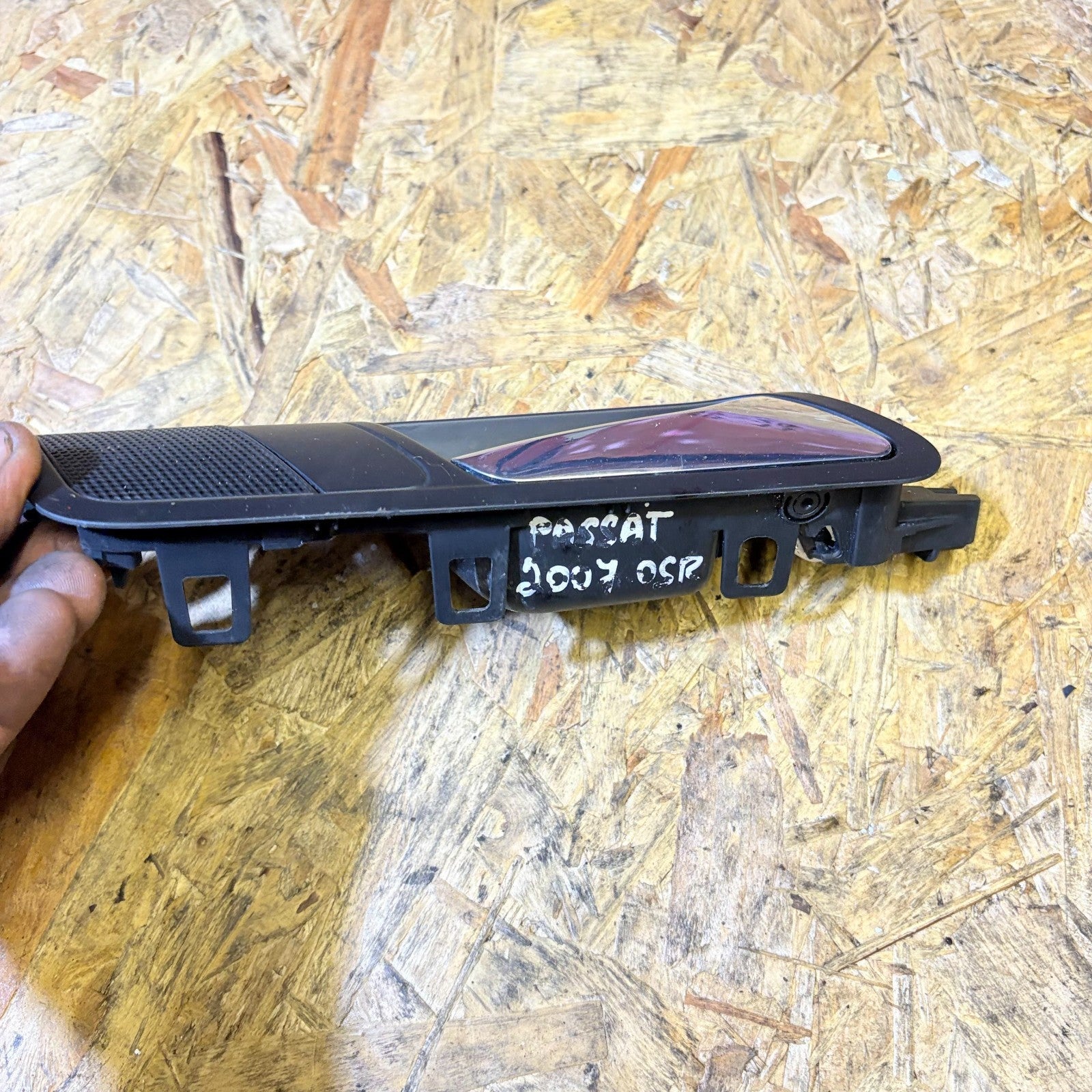 VW PASSAT RIGHT OFFSIDE REAR INNER DOOR HANDLE 3C4839114 2005-2010