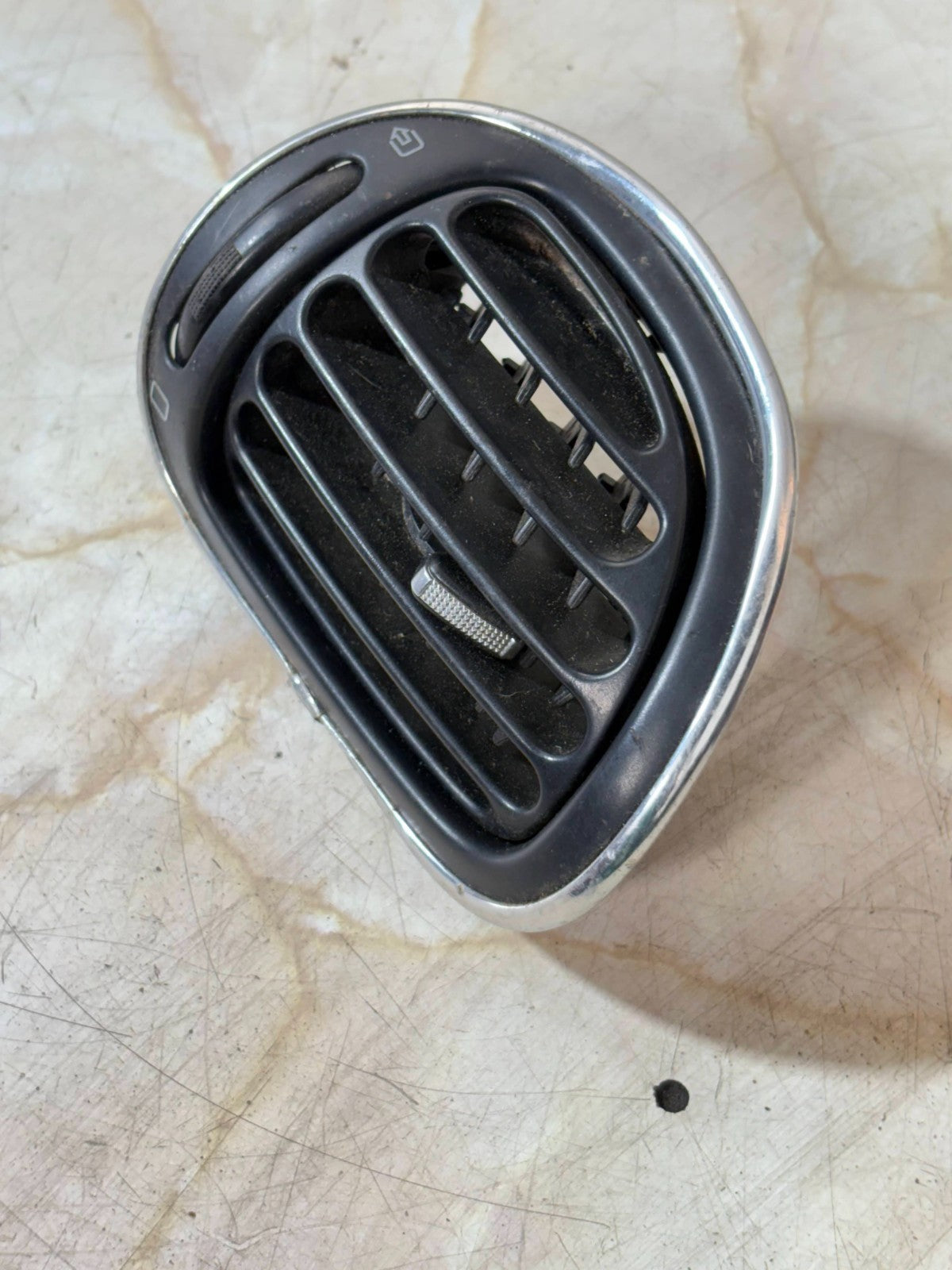 PEUGEOT 206 2004-2007 FRONT PASSENGER SIDE DASHBOARD AIR VENT 9632184877